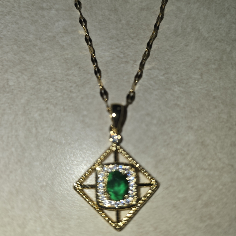 Elegant Gold and Green Pendant Necklace, New Without Tags